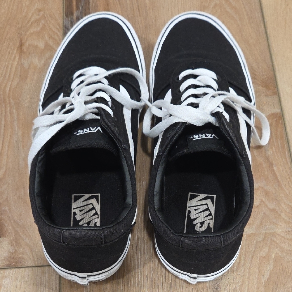 Vans Black and White Low-Top Sneakers - Picture 2 of 3